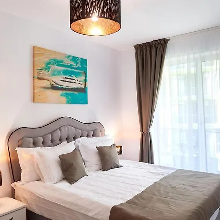 Azur 91 N Pool * Năvodari
